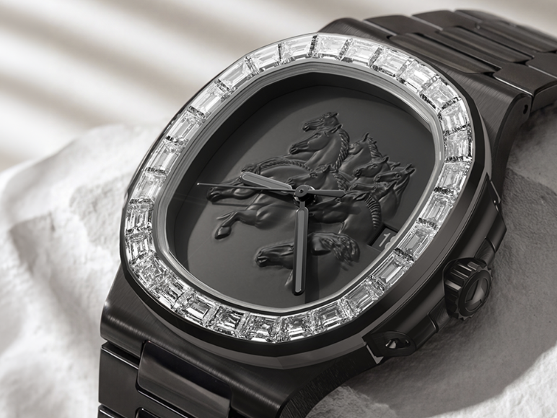 Patek Nautilus CHINESE NEW YEAR HORSE Watch 百達翡麗鸚鵡螺 5711 馬年訂製寶石腕錶 | WORLDTIMER